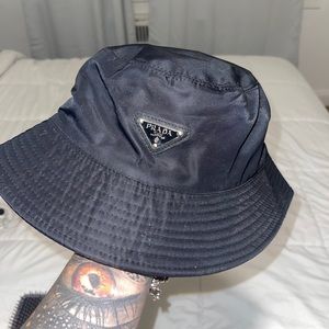 PRADA BUCKET HAT